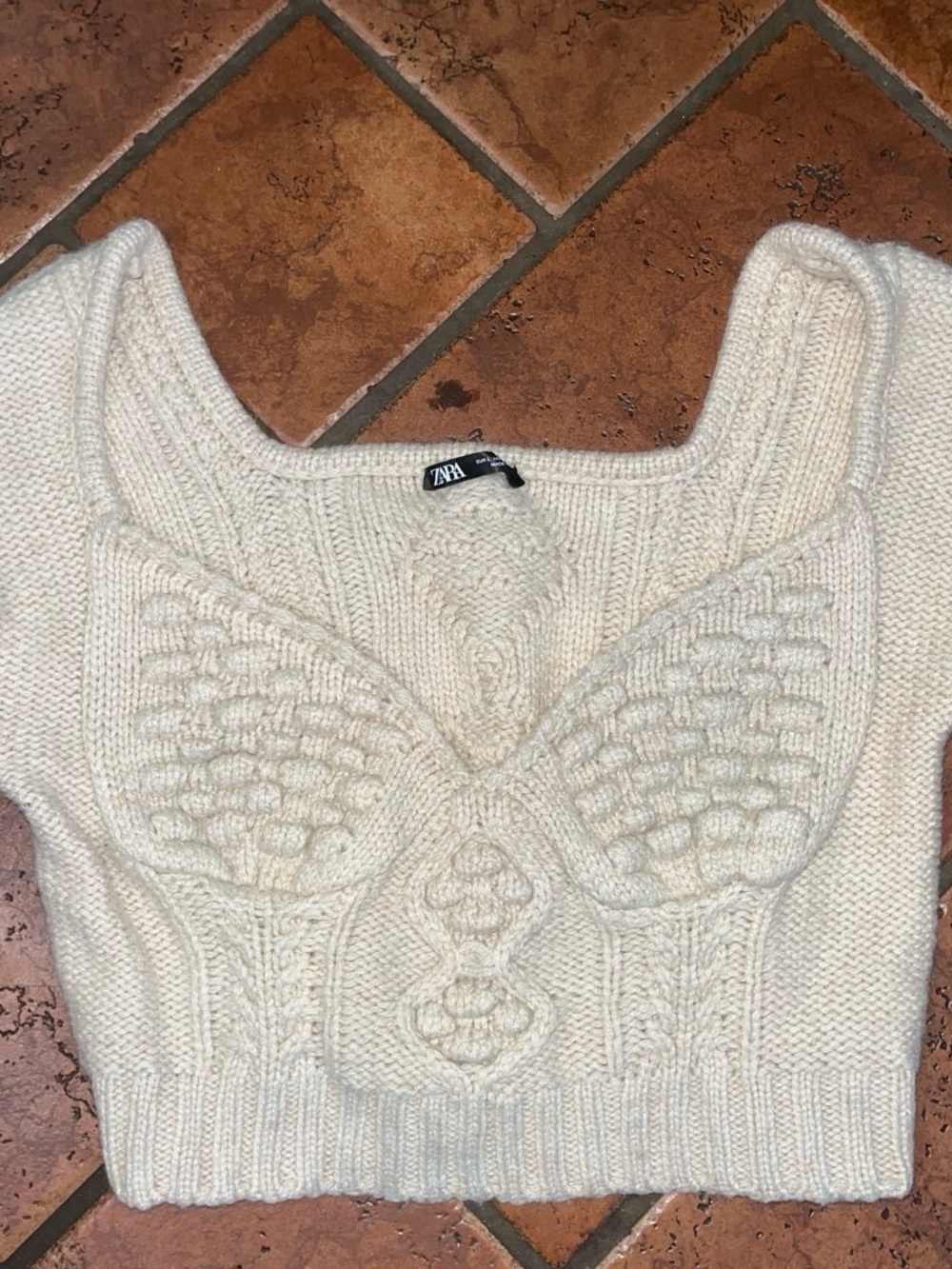 Zara Cream Cable-Knit V-Neck Cropped Sweater